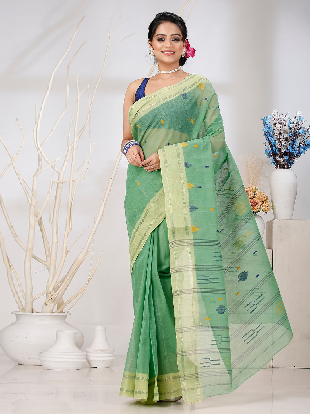 

PuJoy Woven Design Pure Cotton Taant Saree, Green