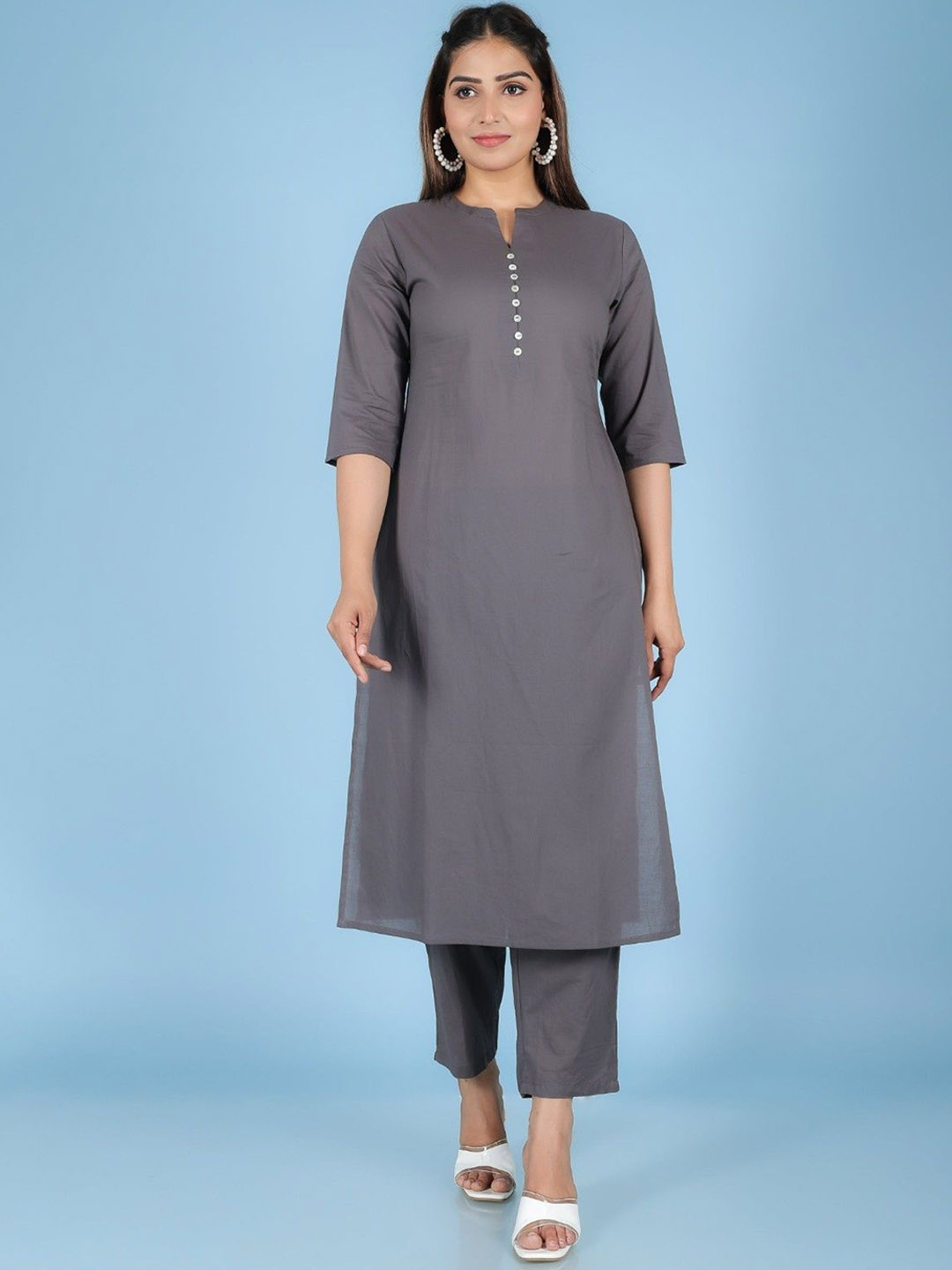 

Aramya Mandarin Collar Straight Kurta, Grey