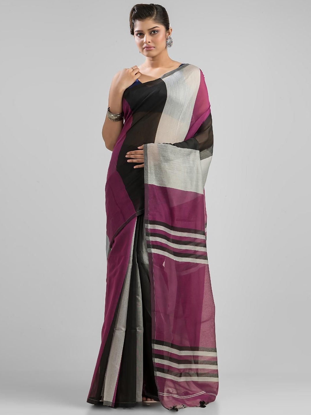 

Mitera Colourblocked Saree, Purple