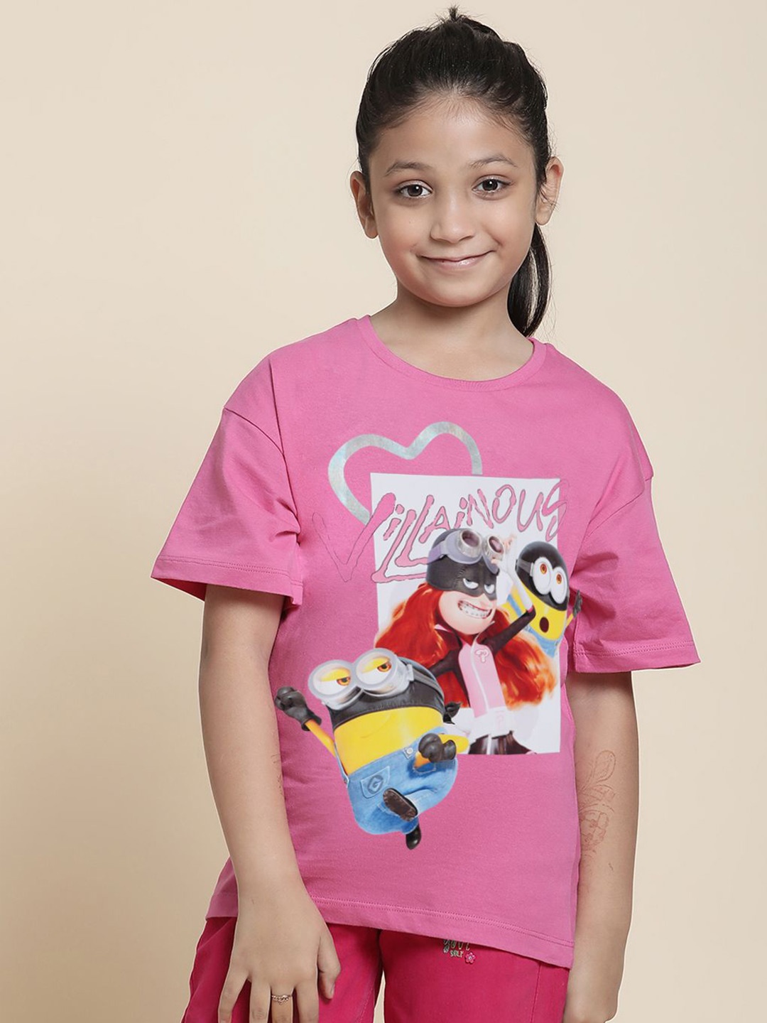 

Kids Ville Girls Minions Printed Round Neck Cotton Relaxed Fit T-shirt, Pink