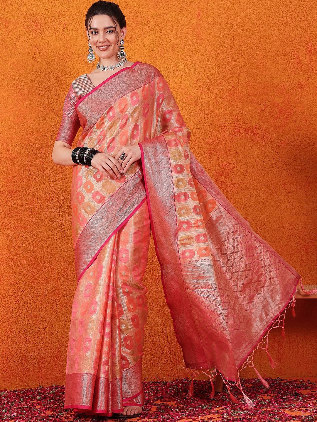 

Dori Woven Design Zari Organza Banarasi Saree, Peach