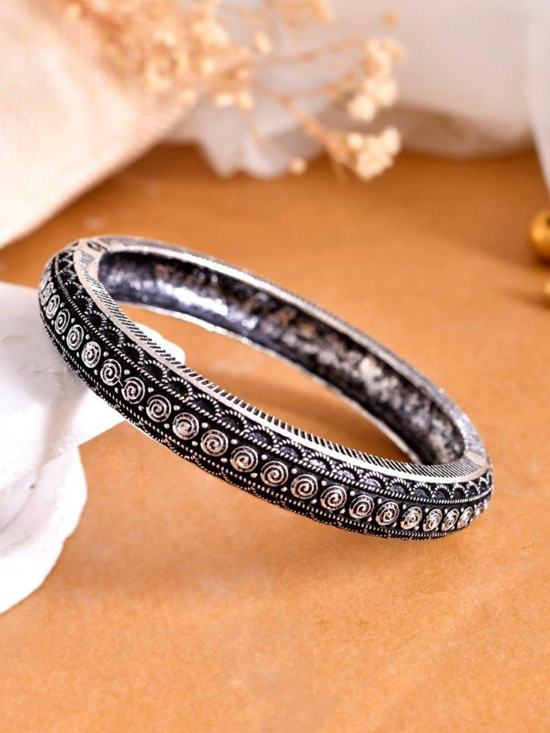 

VOJ Rhodium Plated Stainless Steel Artificial Beads Bangle Style Bracelet, Silver