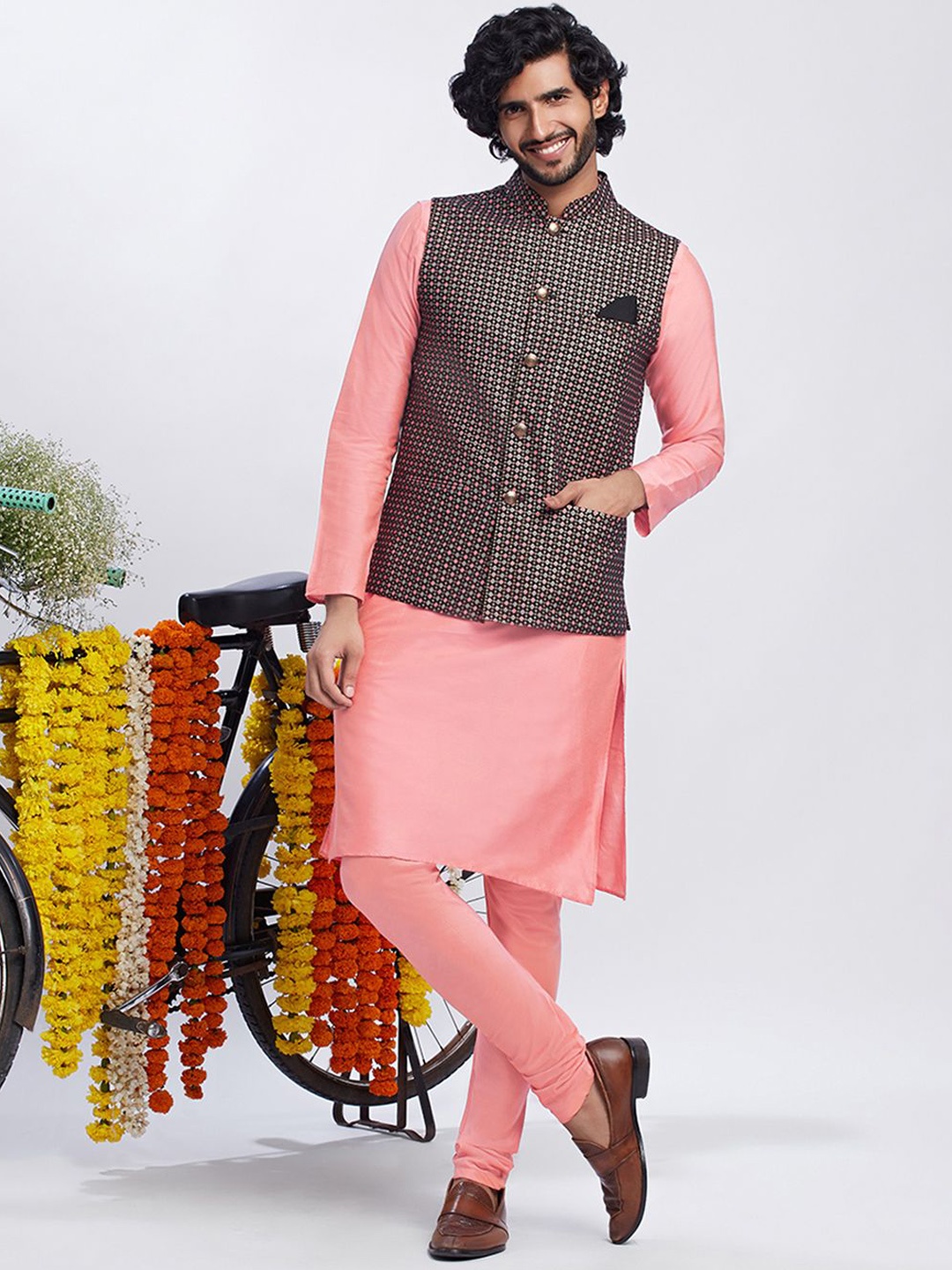

Anouk Mandarin Collar Regular Straight Kurta with Churidar & Jacket, Pink