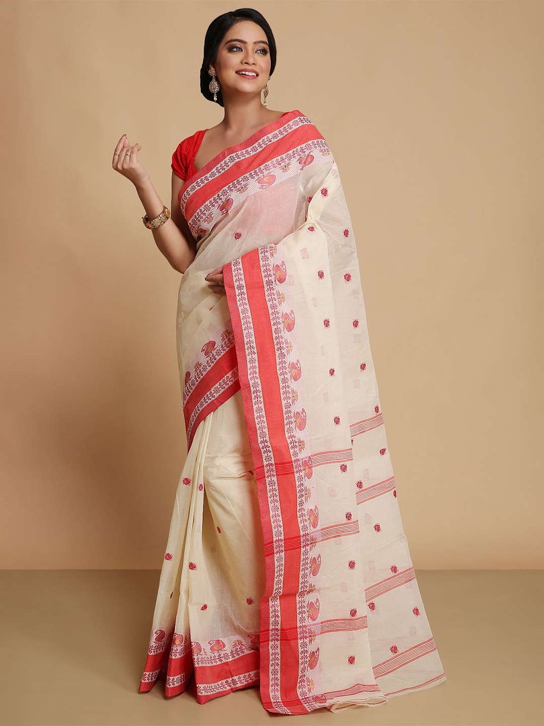 

WoodenTant Woven Design Pure Cotton Taant Saree, White