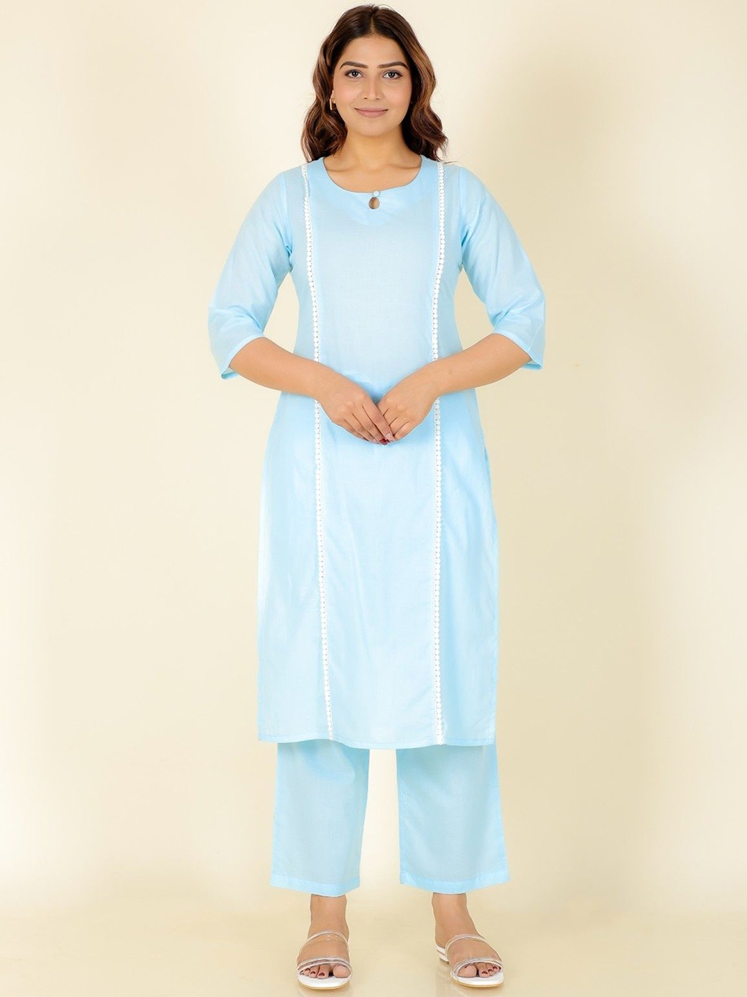 

Aramya Keyhole Neck Straight Kurta With Trousers, Blue