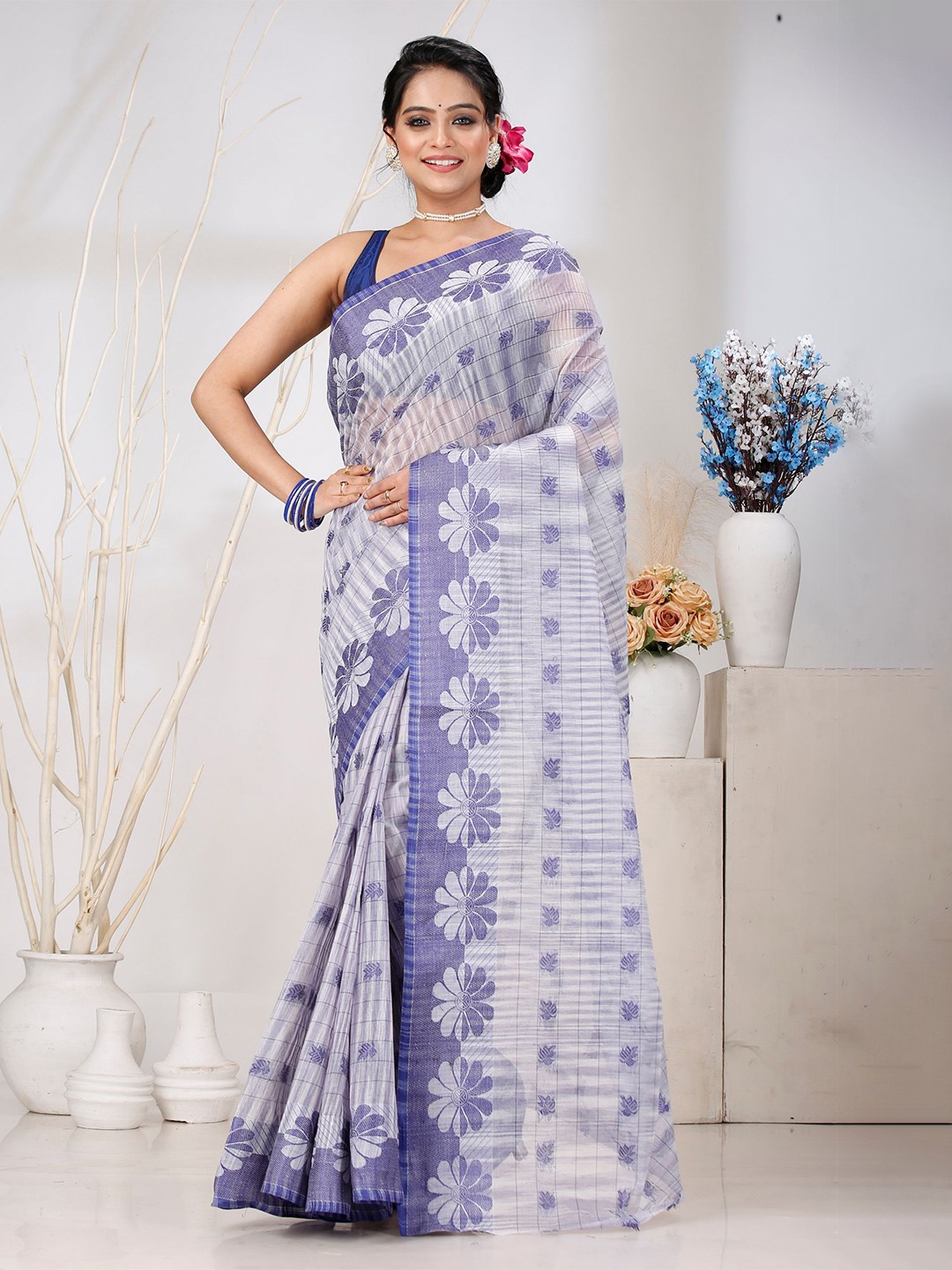

DipDiya Woven Design Floral Pure Cotton Taant Saree, Purple