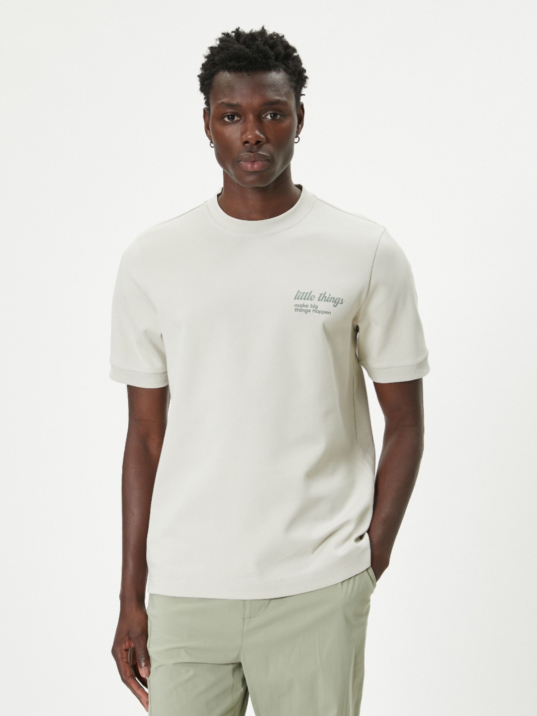 

Koton Men High Neck Extended Sleeves Pockets T-shirt, Grey