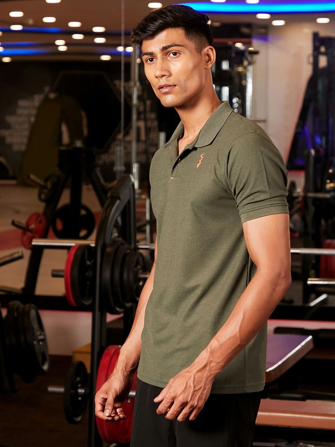 

Campus Sutra Men Solid Polo Collar T-shirt, Green