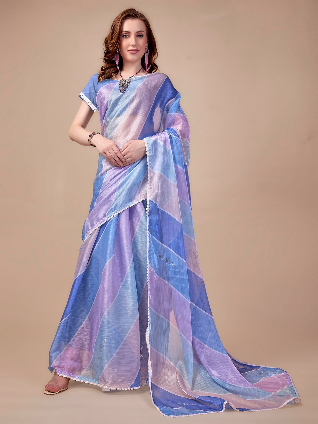 

VIRICA Colourblocked Embroidered Tissue Saree, Blue