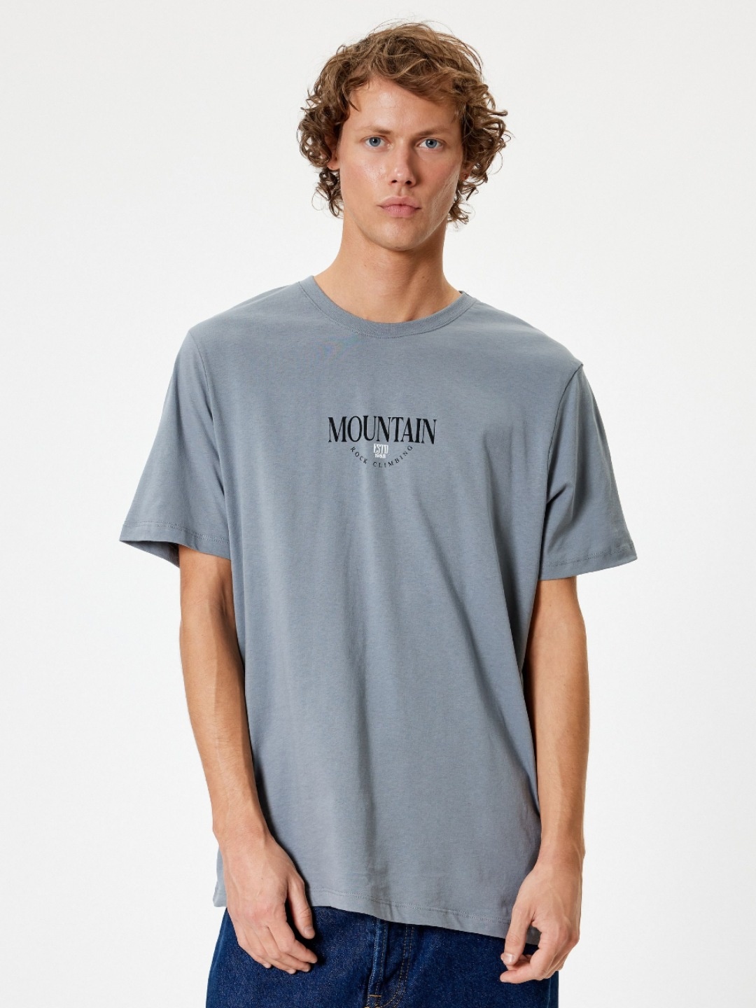 

Koton Men Typography Printed Applique T-shirt, Grey