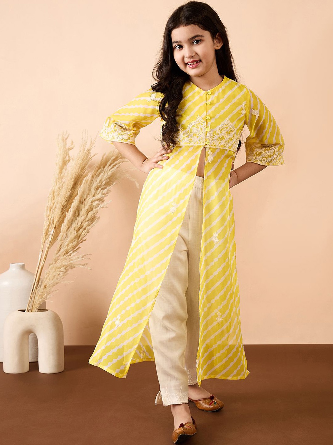 

Stylo Bug Girls Leheriya Printed Regular Kurti with Trousers, Yellow
