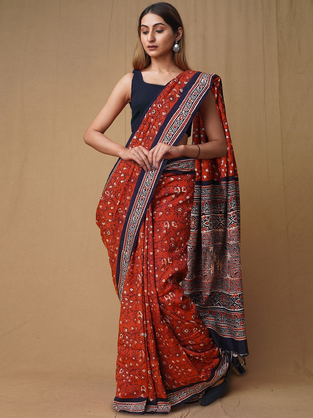 

Unnati Silks Ajrak Block Art Silk Handloom Chanderi Saree, Red