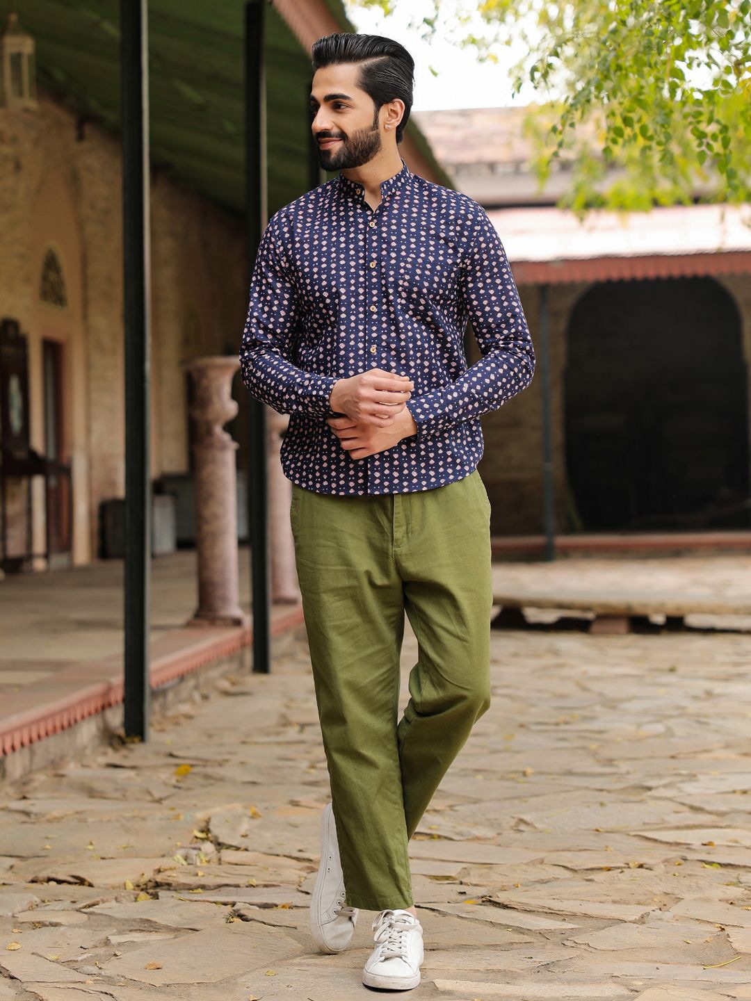 

SAY Men Straight Mandarin Collar Micro Ditsy Printed Cotton Casual Shirt, Navy blue