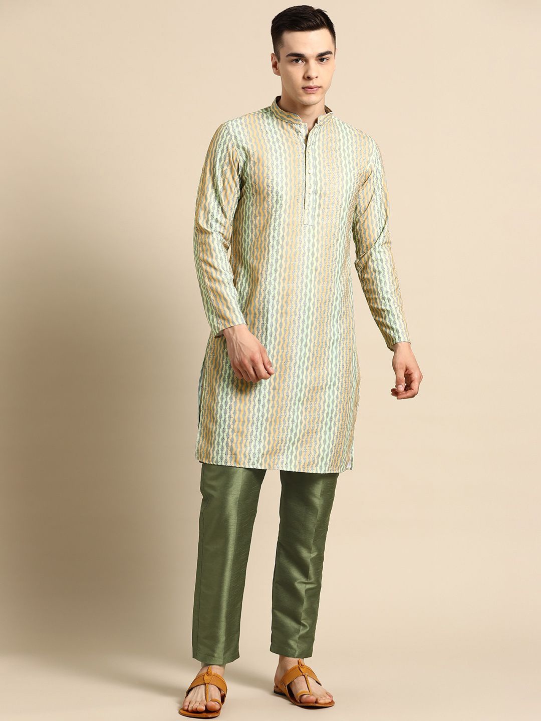 

Sayisha Geometric Woven Design Thread Work Mandarin Collar Silk Straight Kurta, Green