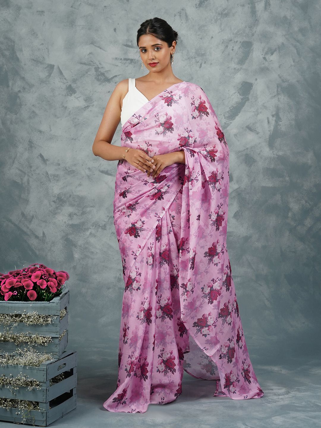 

TEEJH Floral Printed Saree With Blouse Piece, Pink