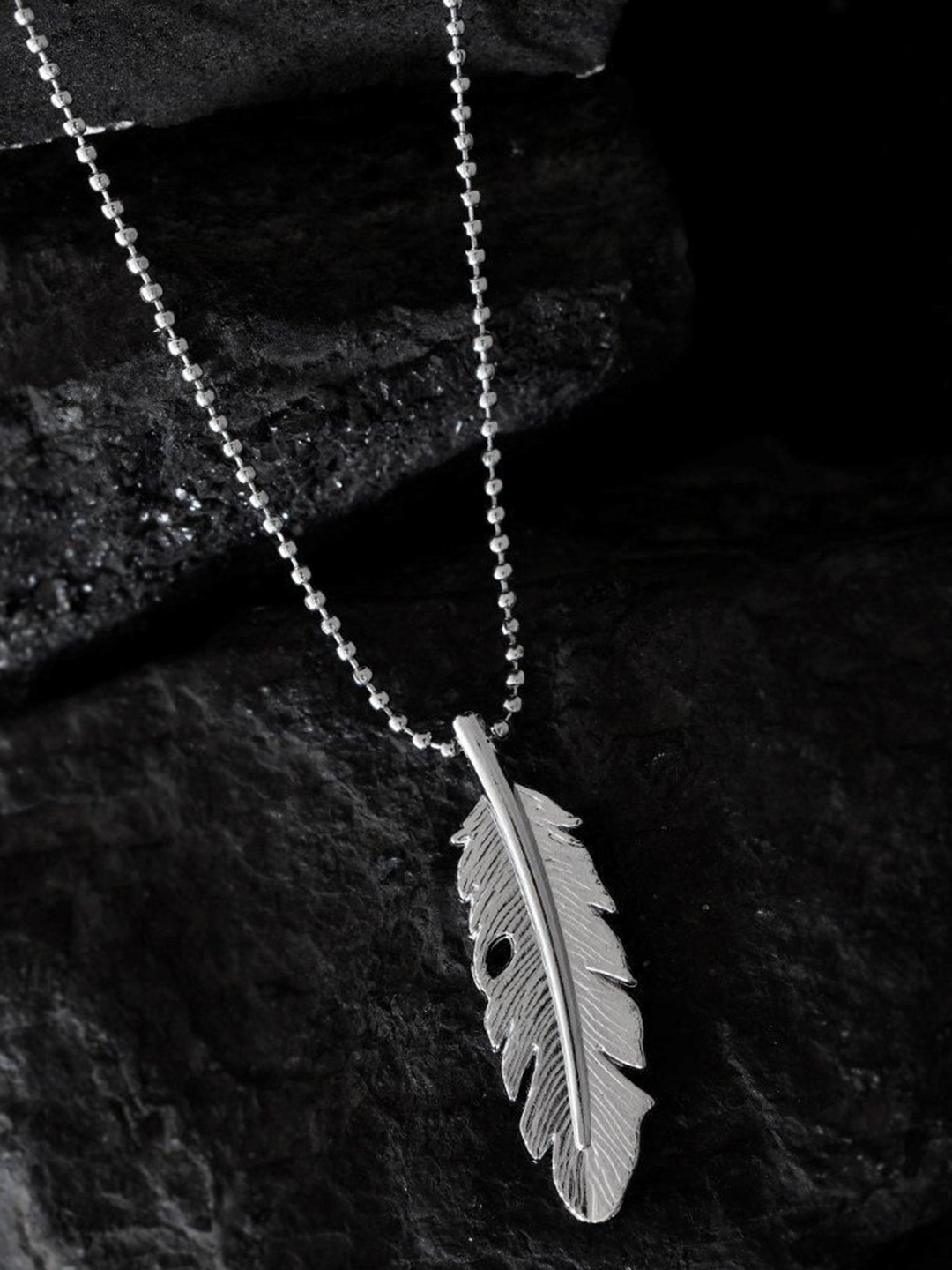 

VOJ Men Stainless Steel Silver Plated Leaf Shaped Pendant With Chain