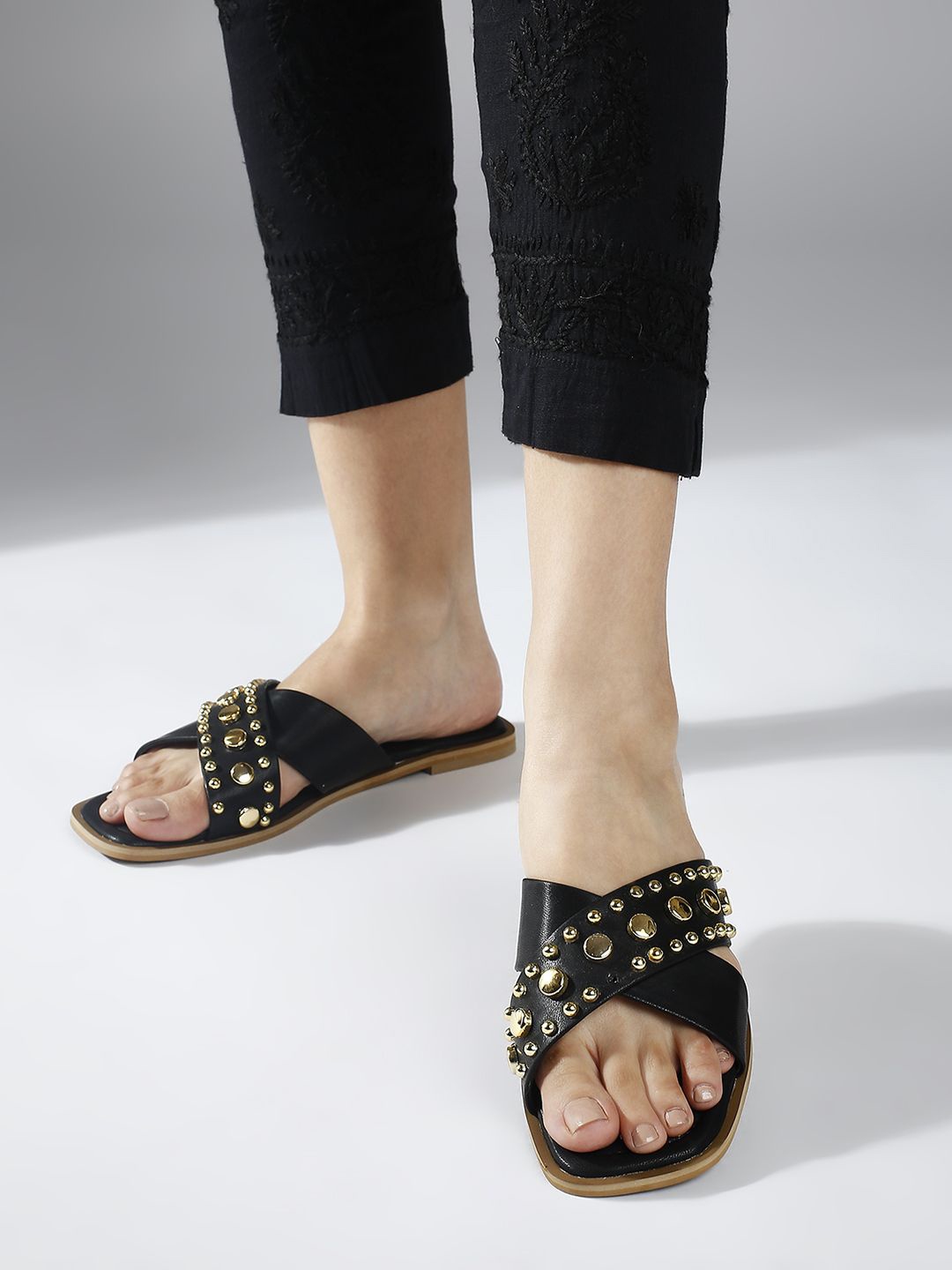 

Inc 5 Women Embellished Open Toe Flats, Black