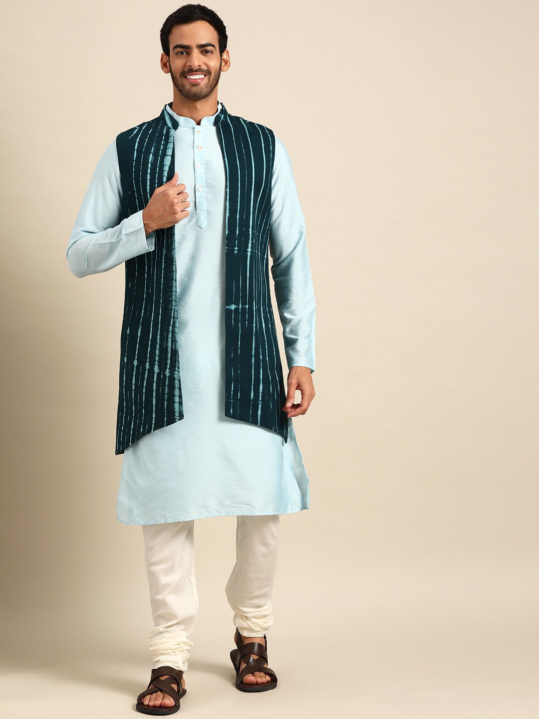 

Anouk Mandarin Collar Printed Regular Straight Kurta with Churidar, Green