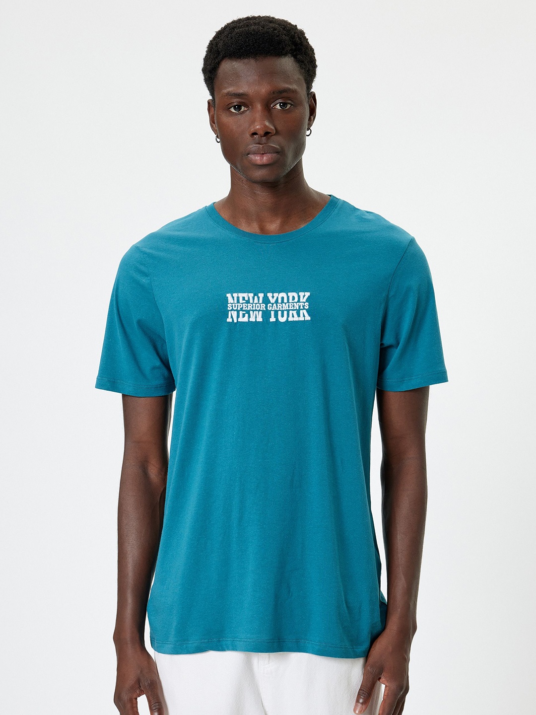 

Koton Men V-Neck Pockets T-shirt, Blue