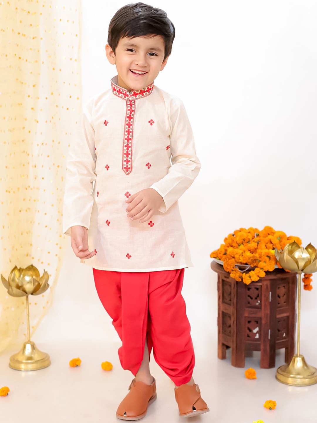 

KID1 Boys Floral Embroidered Pure Cotton Straight Kurta with Dhoti Pants, Off white