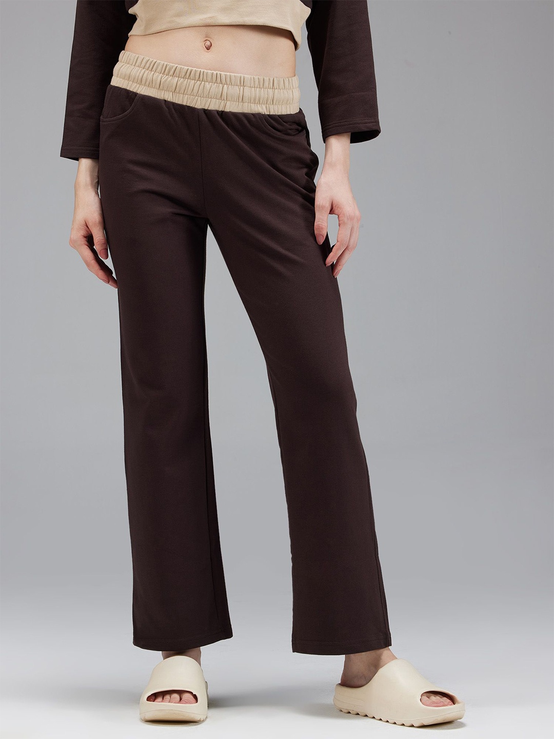 

Cava Brown Weekend Joggers
