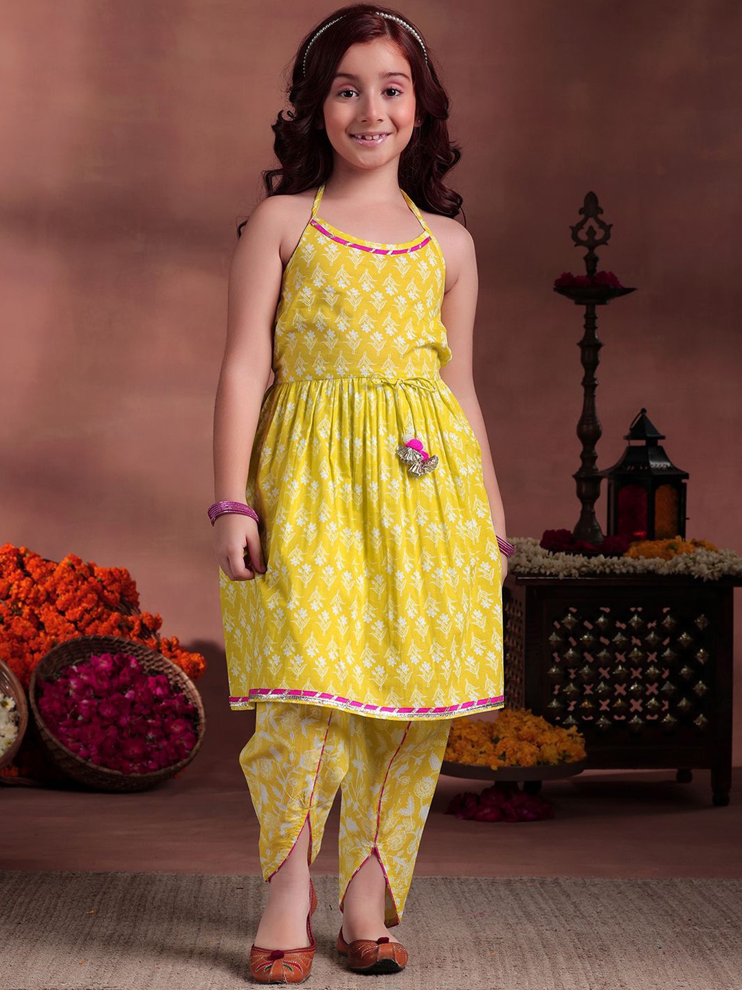 

Libas KIDS Girls Floral Printed Gotta Patti Pure Cotton Kurta with Salwar, Lime green