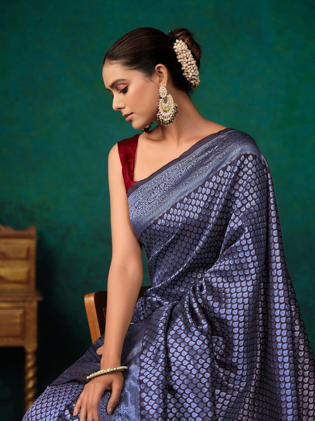 

KALINI Woven Design Banarasi Saree, Navy blue