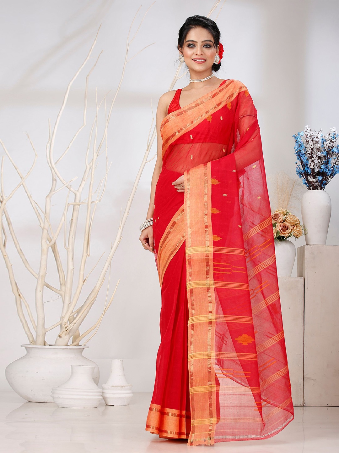 

PuJoy Ethnic Motifs Zari Pure Cotton Taant Saree, Red