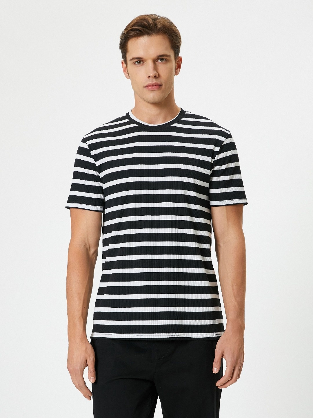 

Koton Men Striped V-Neck Monochrome Slim Fit T-shirt, Black