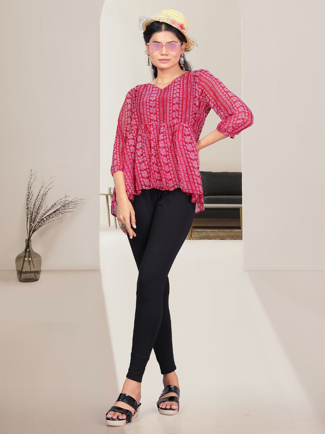 

VAAZI CREATOR Women Floral Printed V-Neck Top, Pink