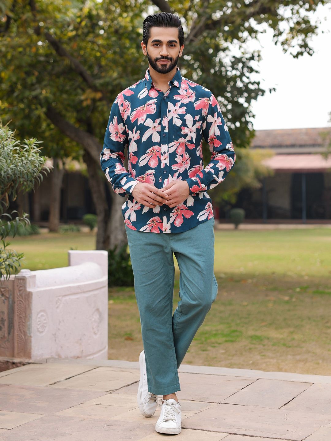 

SAY Men Straight Floral Printed Casual Shirt, Navy blue