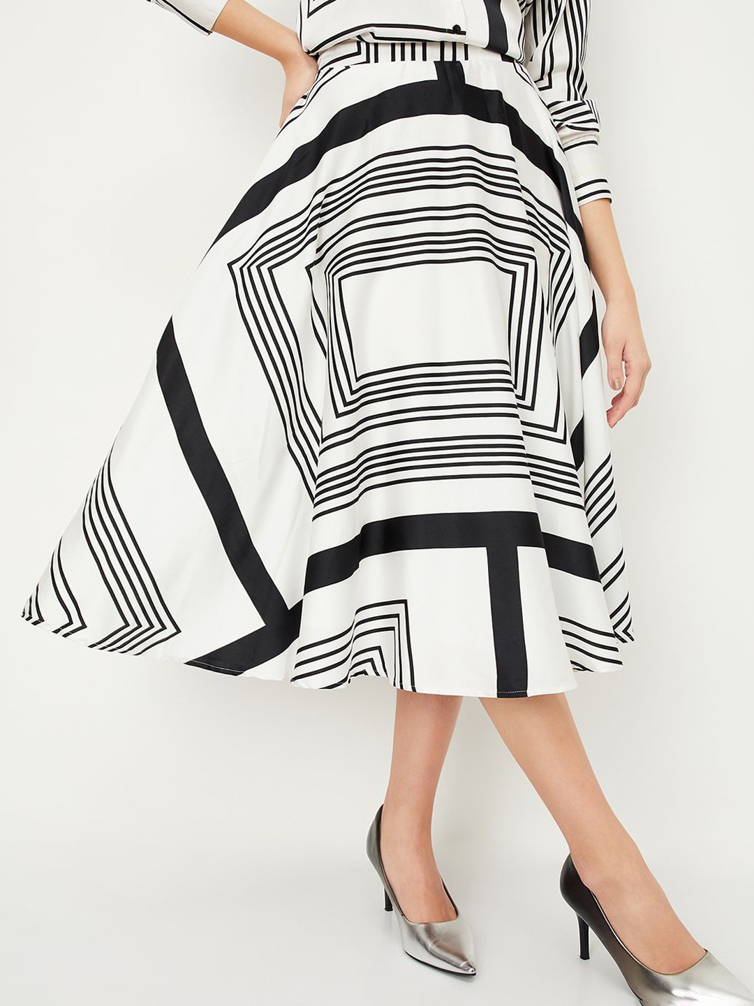 

max Geometric Printed Knee-Length Flared Skirt, White