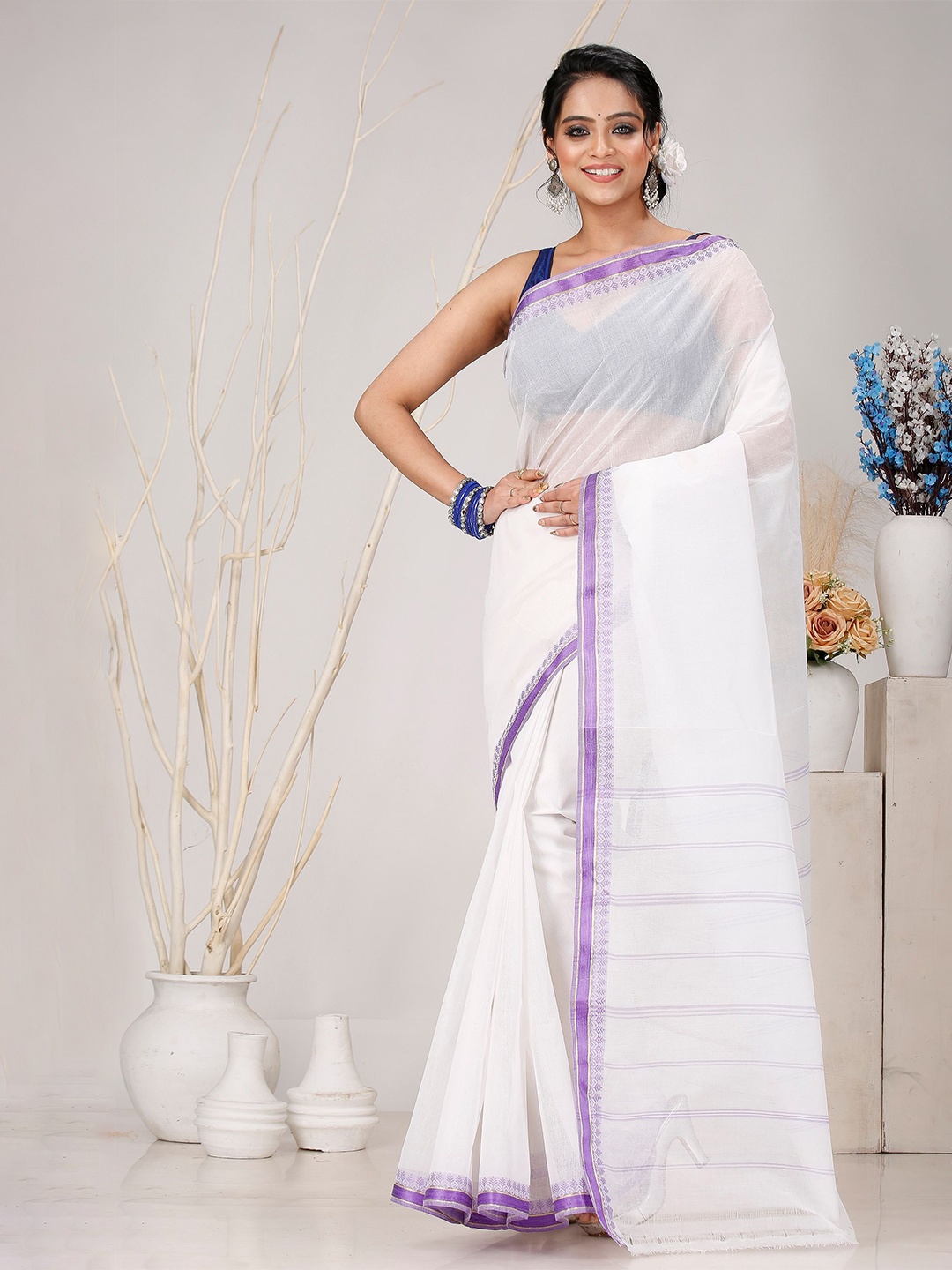 

DipDiya Pure Cotton Taant Saree, White