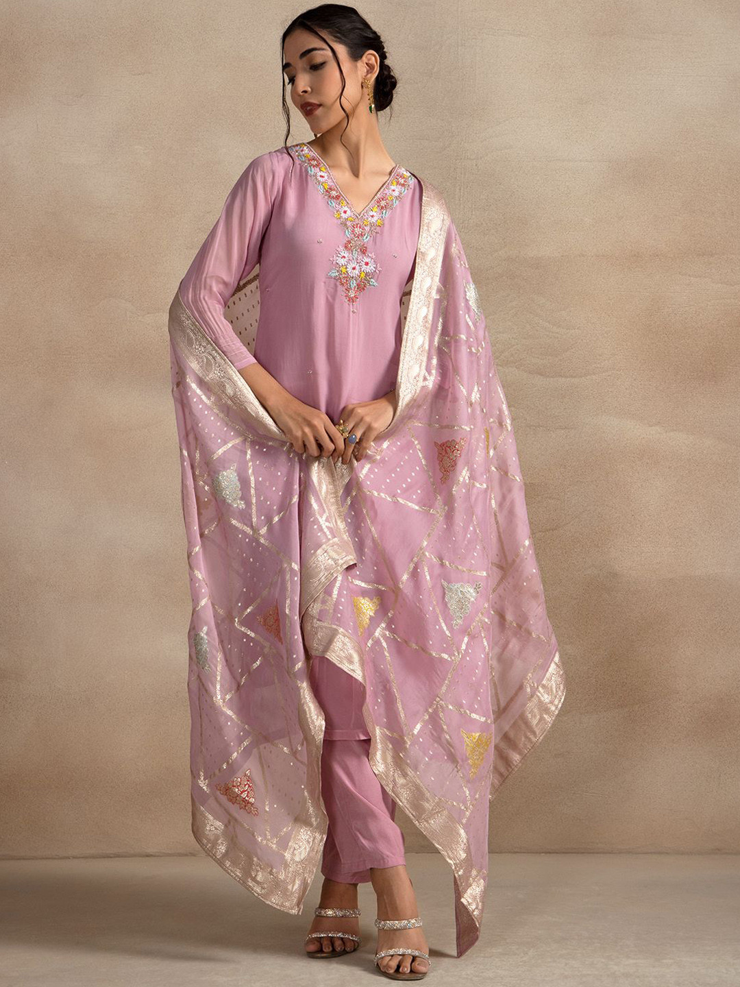 

Rang by Indya Floral Yoke Design Beads and Stones Straight Kurta With Trousers & Dupatta, Pink