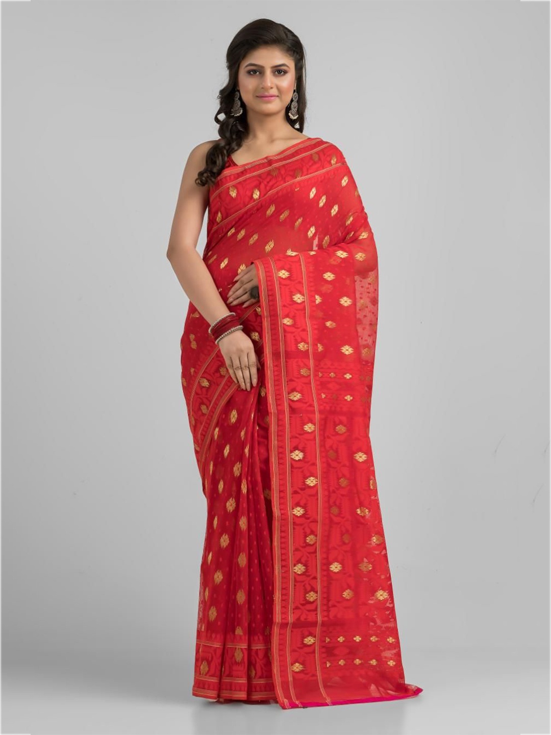 

SAJASAJO Ethnic Motifs Zari Silk Blend Saree, Red