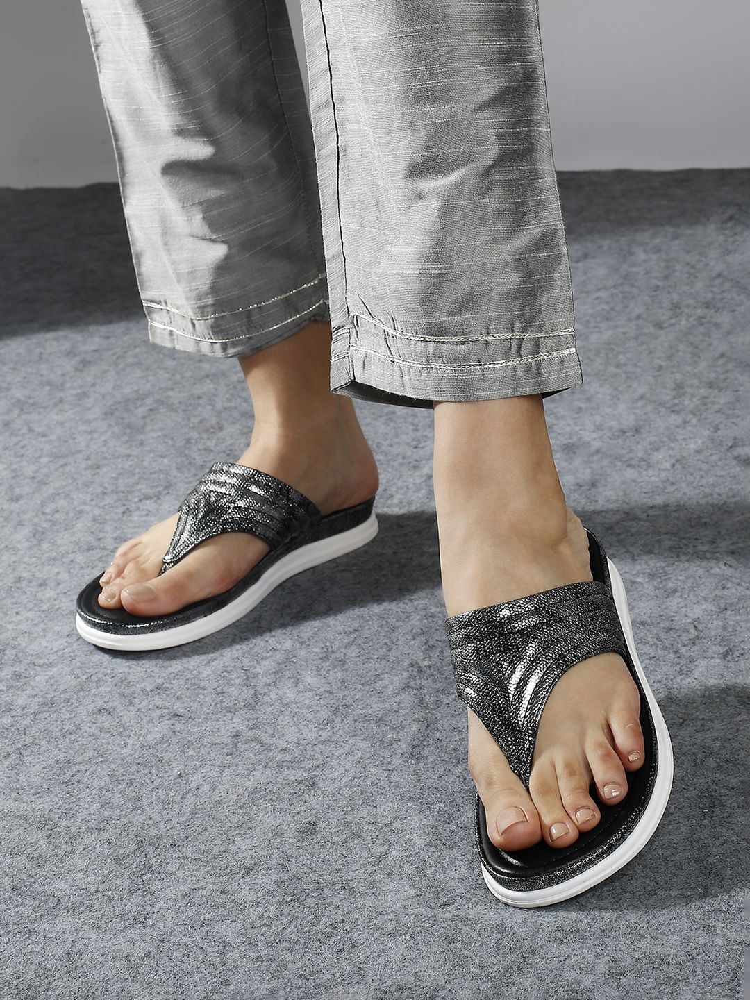 

Inc 5 Women Textured T-Strap Flats, Grey