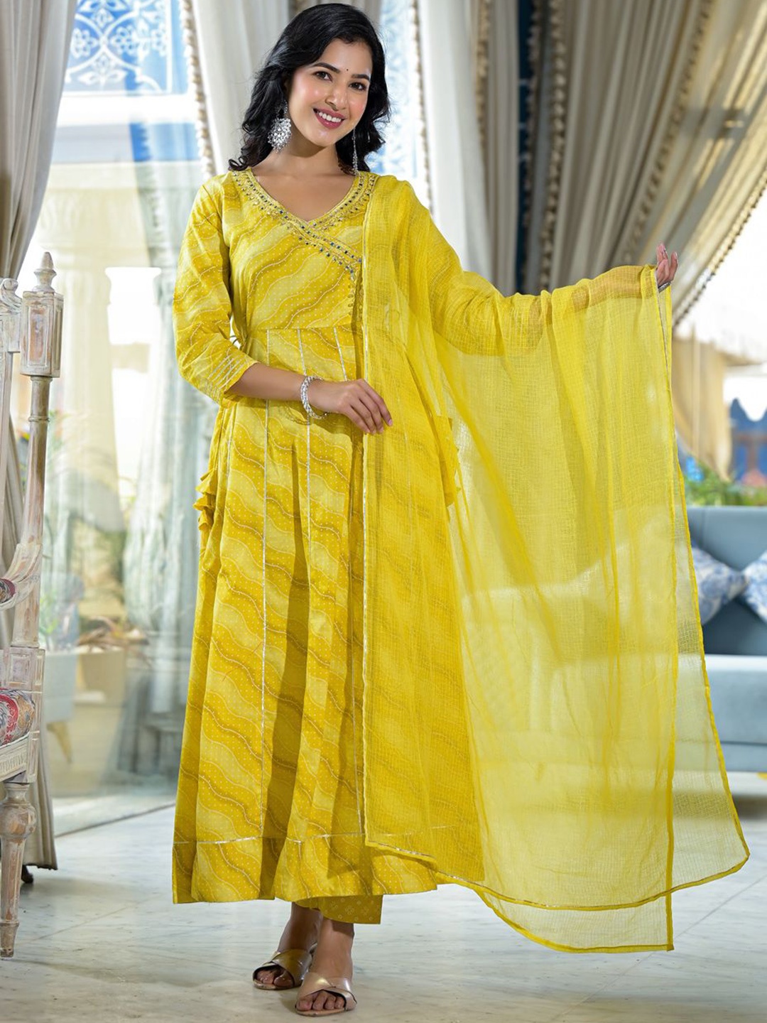 

ROOHANIYAT Leheriya Printed Gotta Patti Pure Cotton Anarkali Kurta & Pyjamas With Dupatta, Fluorescent green