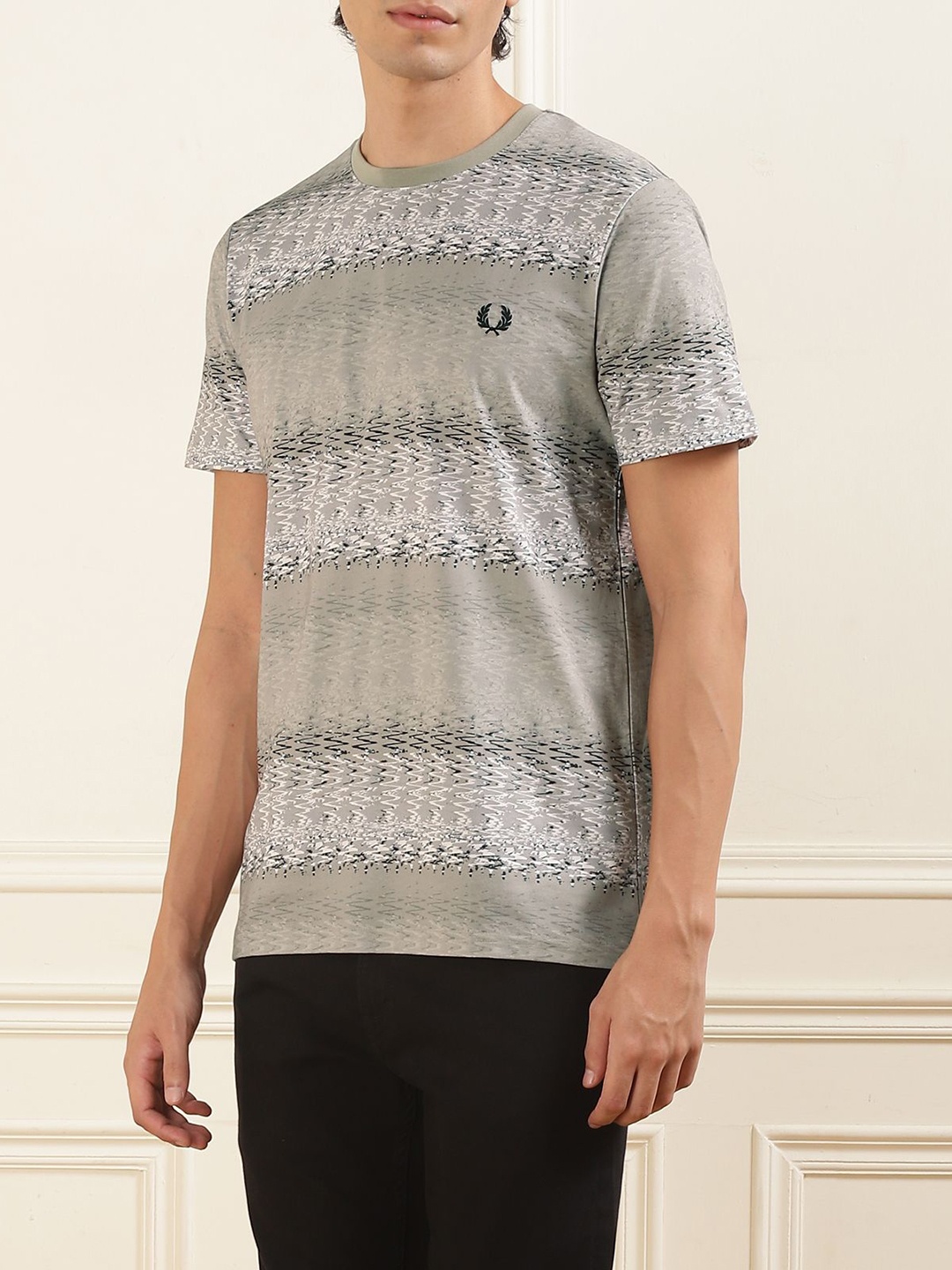 

Fred Perry Men Tribal Printed Pockets T-shirt, Grey