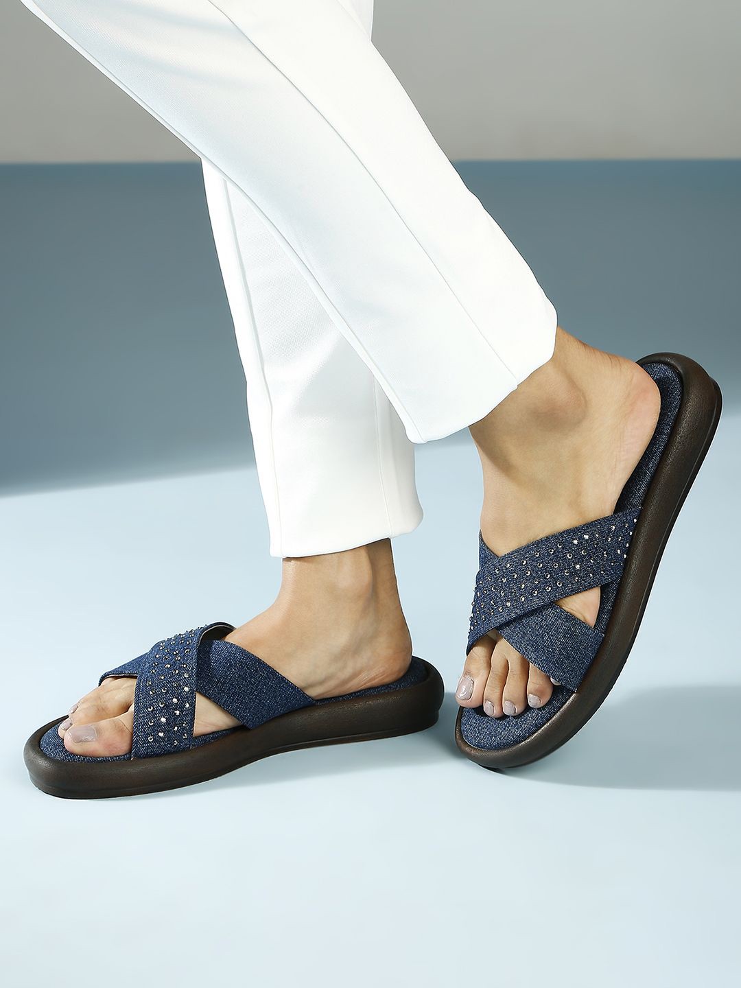 

Inc 5 Women Denim Criss-Cross Strap Open Toe Flats, Navy blue