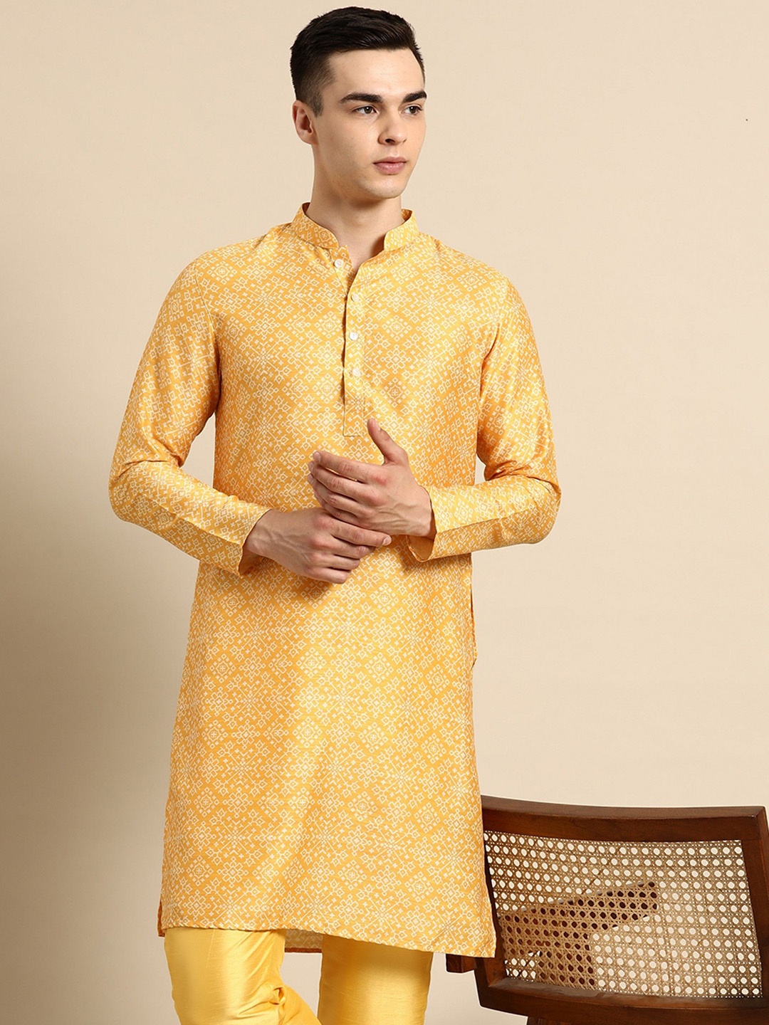 

Sayisha Ethnic Motifs Thread Work Kurta, Yellow