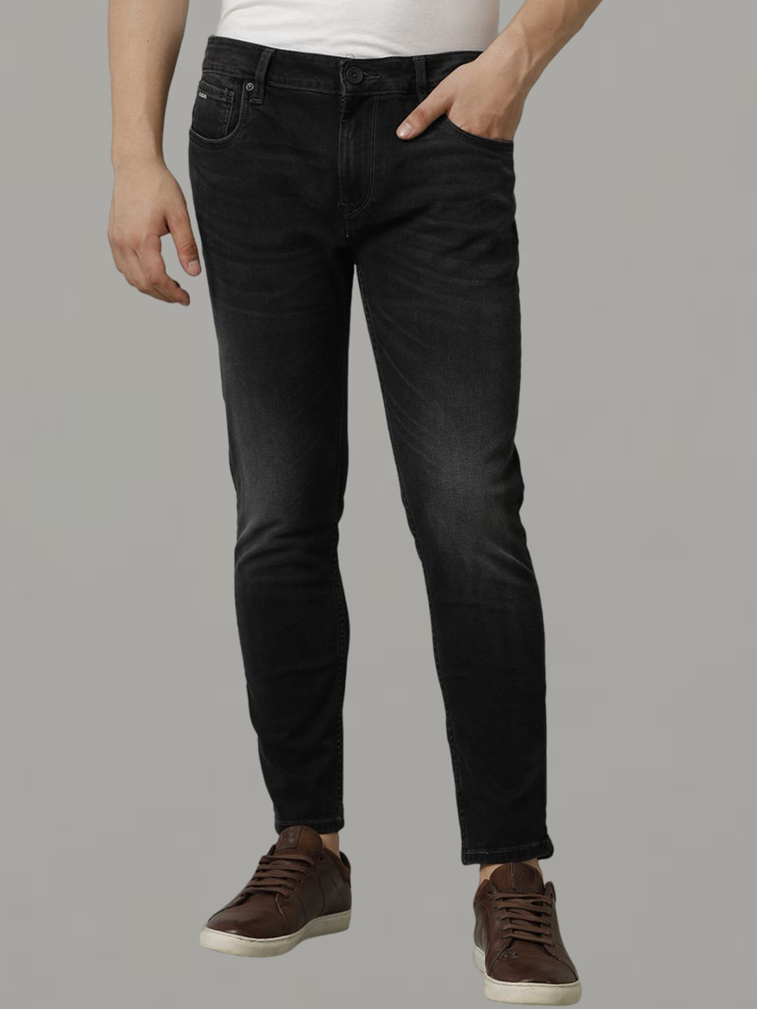 

Voi Jeans Men Skinny Fit Light Fade Stretchable Mid-Rise Skinny Fit Jeans, Black