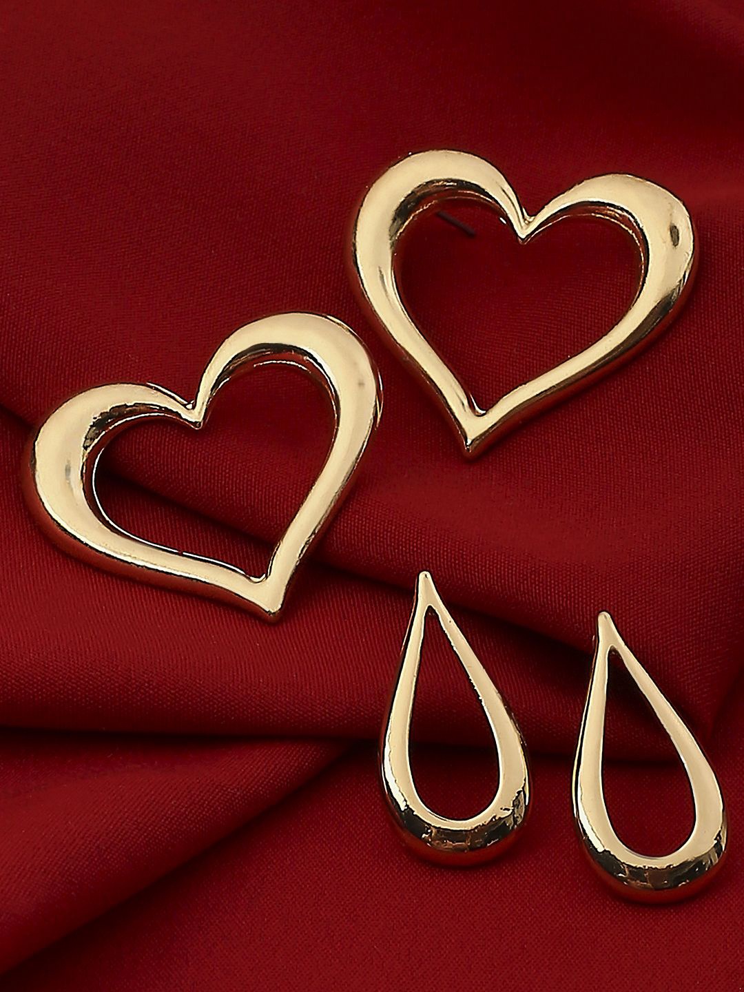 

OOMPH Set of 2 Heart Shaped Studs, Gold