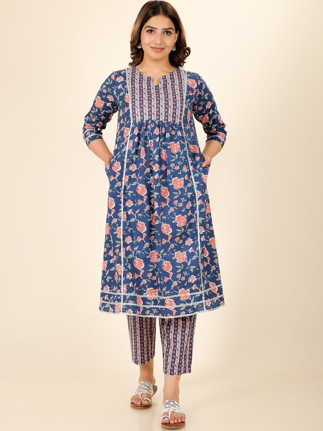 

Aramya Floral Printed Notch Neck Pure Cotton Anarkali Kurta & Trousers Set, Blue