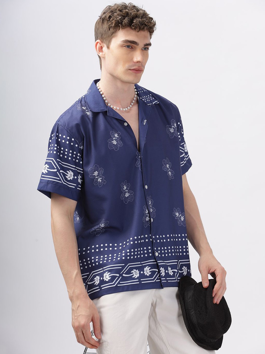 

Vestirio Men Relaxed Spread Collar Floral Printed Relaxed Fit Casual Shirt, Navy blue