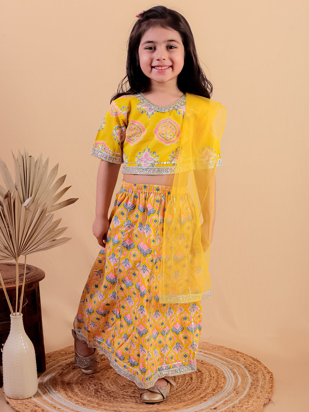 

JUNITOS Girls Printed Gotta Patti Pure Cotton Ready to Wear Lehenga & Blouse With Dupatta, Yellow