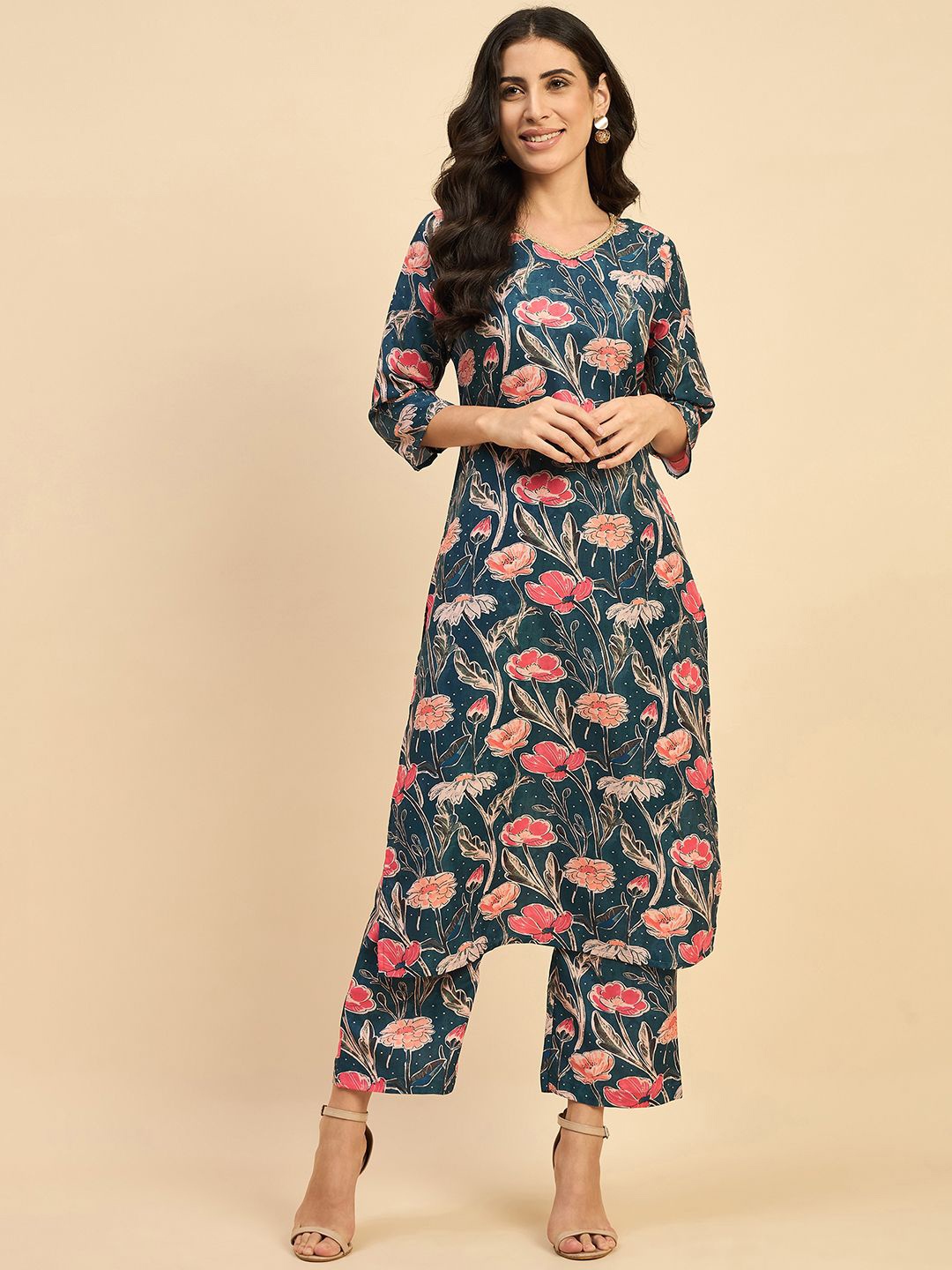 

Azira Floral Printed V-Neck Straight Kurta With Palazzos, Green