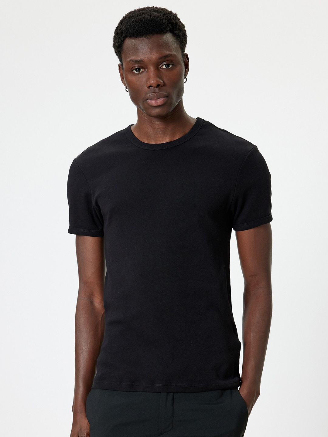 

Koton Men V-Neck Drop-Shoulder Sleeves Pockets T-shirt, Black