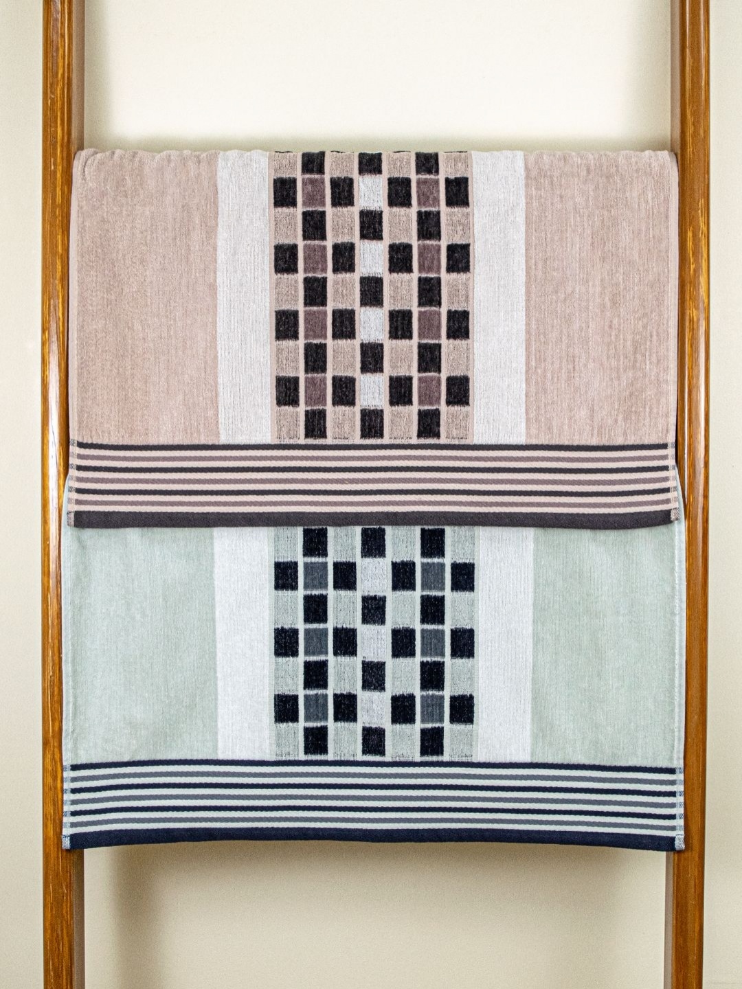 

RANGOLI Green & Brown 2 Striped Cotton 450 GSM Bath Towel