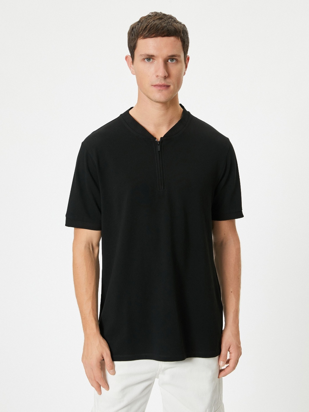 

Koton Men V-Neck Pockets T-shirt, Black