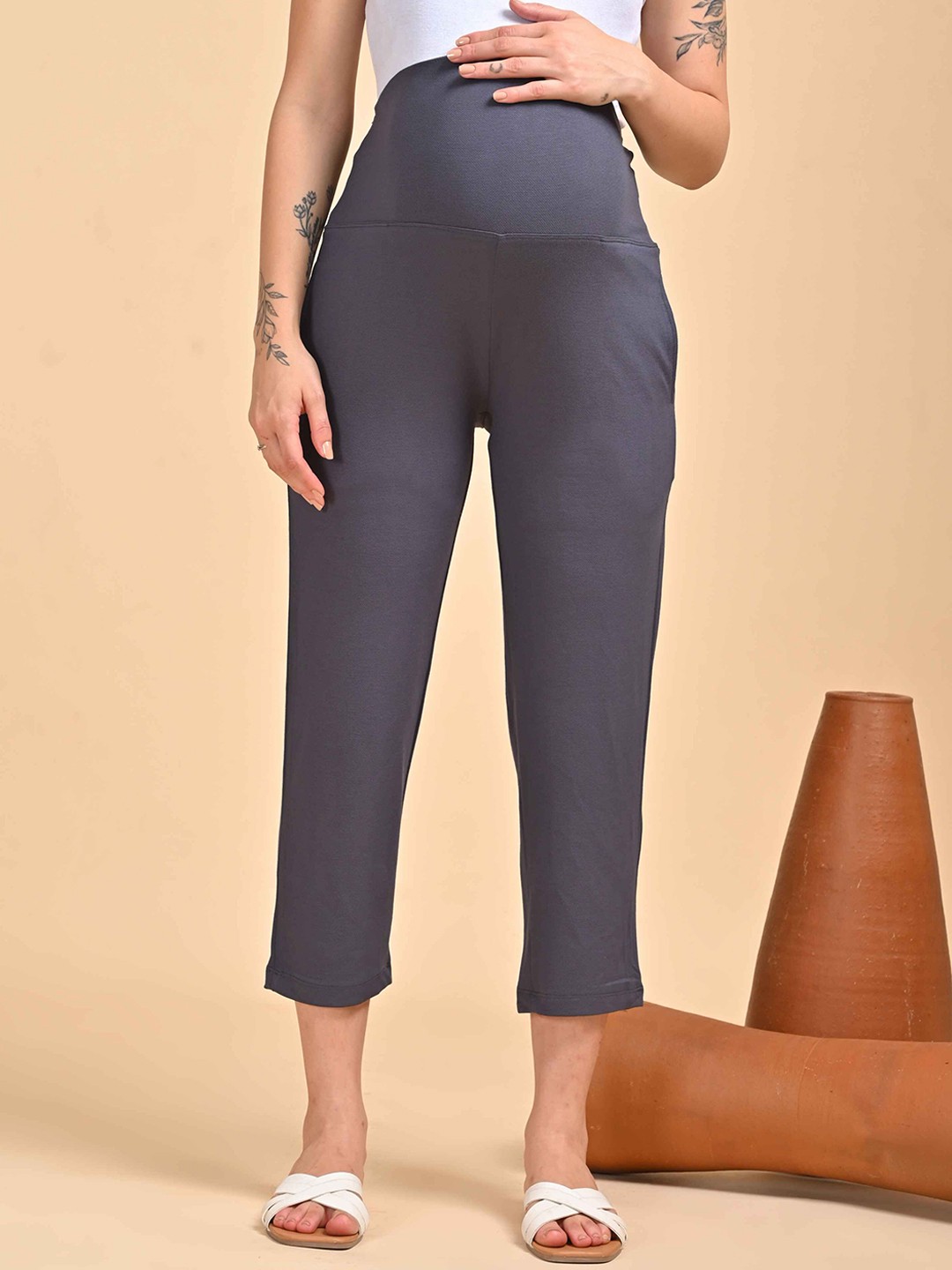 

GOLDSTROMS Women Straight Fit High-Rise Trousers, Grey